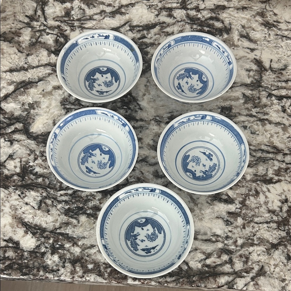 Set of 5 Blue and White Chineses Porcelain Bowls
